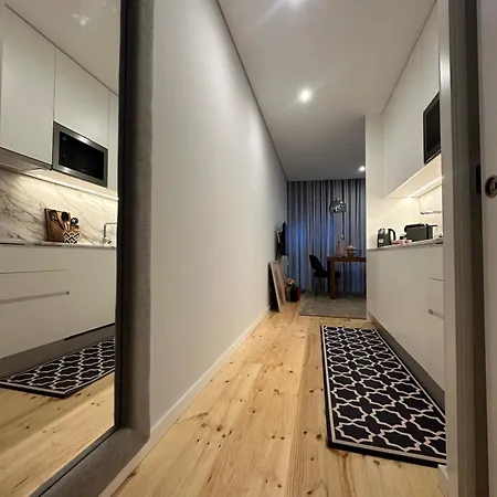 Urban Oasis Six Apts Daire *