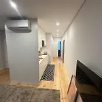 Urban Oasis Six Apts 아파트 *