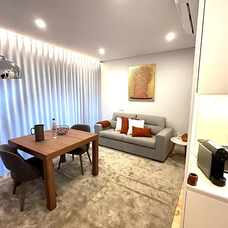 Urban Oasis Six Apts Daire