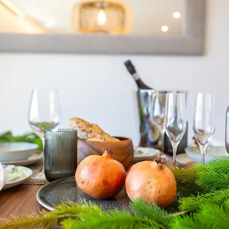 Urban Oasis Six Apts *