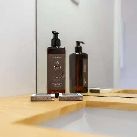 Urban Oasis Six Apts بورتو