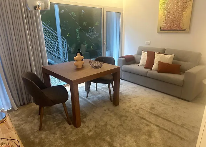 Apartment Urban Oasis Six Apts *