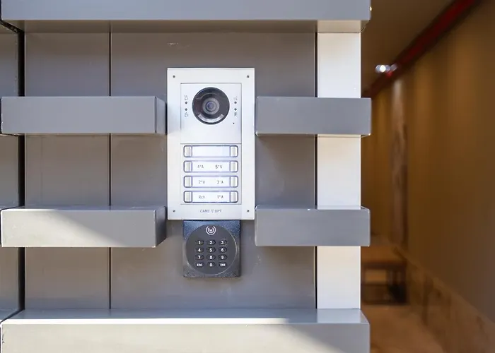 Urban Oasis Six Apts Apartment *