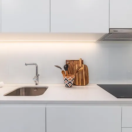 Urban Oasis Six Apts Apartman Porto