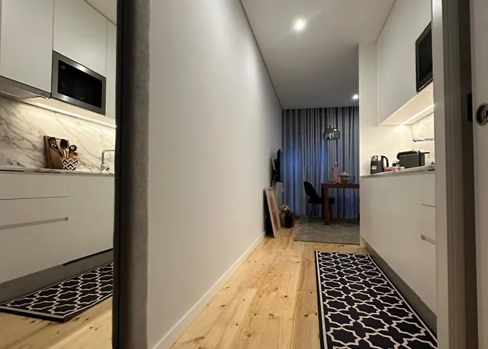 Urban Oasis Six Apts 公寓 *